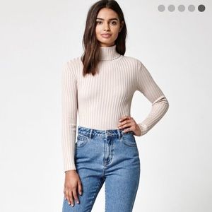 Kendall & Kylie Ribbed Beige Turtleneck Sweater